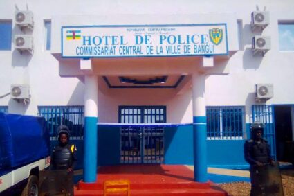 𝗗𝗲𝘁𝘁𝗲, 𝗰𝗼𝗻𝘁𝗿𝗮𝘁, 𝗹𝗼𝘆𝗲𝗿… 𝗖𝗲 𝗻’𝗲𝘀𝘁 𝗽𝗮𝘀 𝗹𝗮 𝗽𝗼𝗹𝗶𝗰𝗲 𝗾𝘂𝗶 𝘁𝗿𝗮𝗻𝗰𝗵𝗲 !